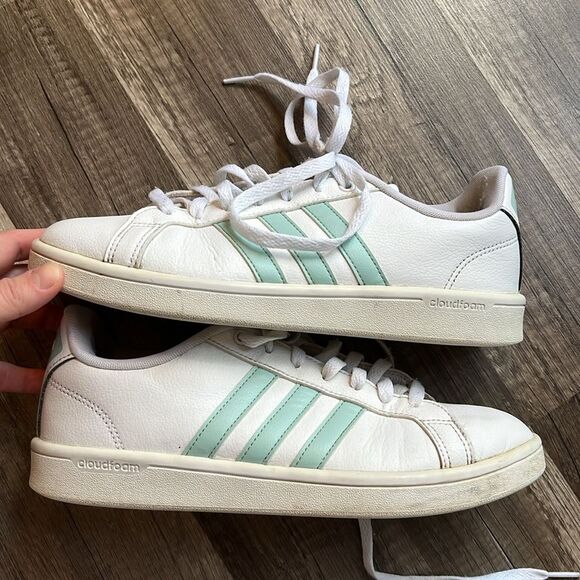 adidas Women’s Cloudfoam Grand Court Tennis Shoe Blue/Teal and White Size 9 - Picture 10 of 10